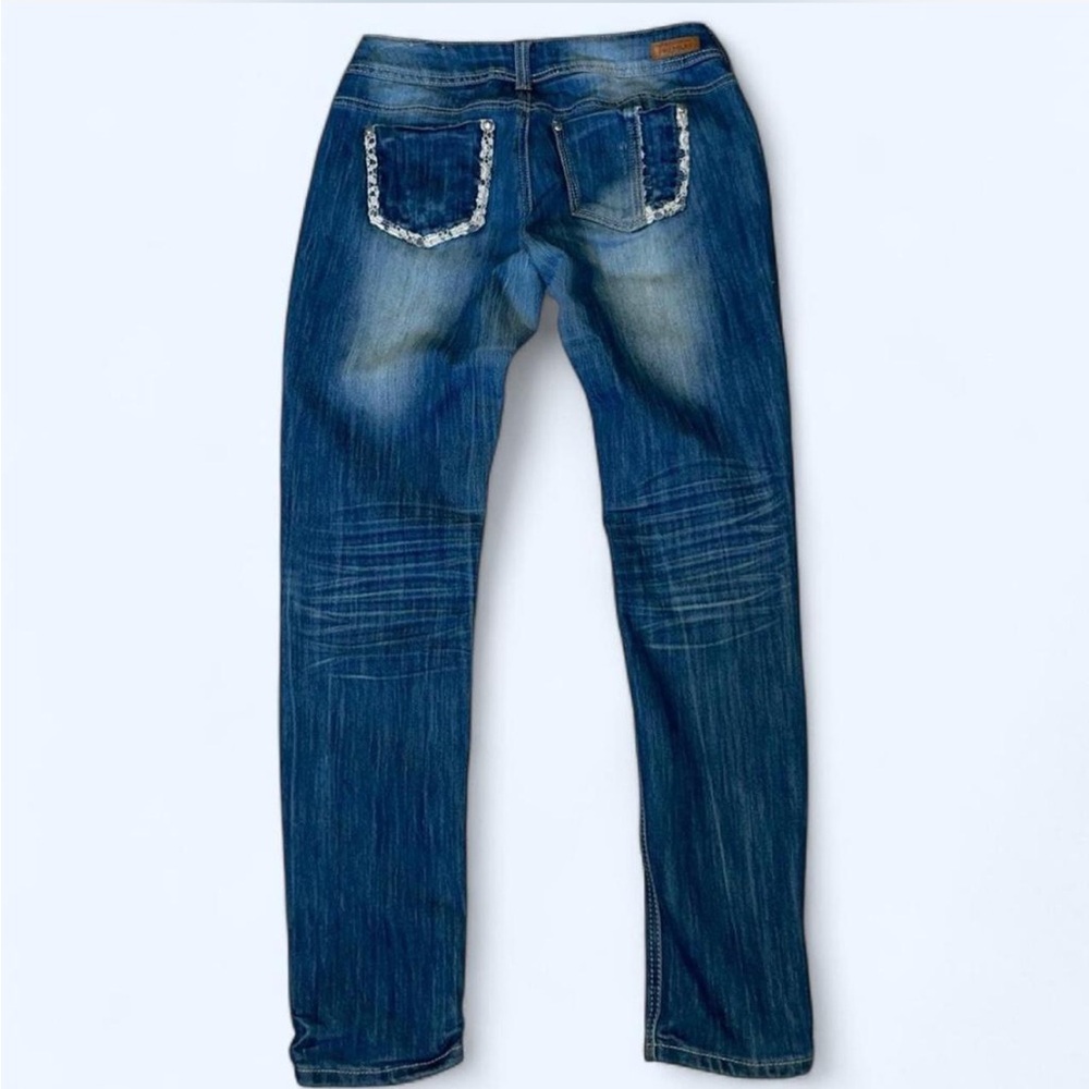 Almost Famous Crochet Look Back Pockets Skinny Jean 9